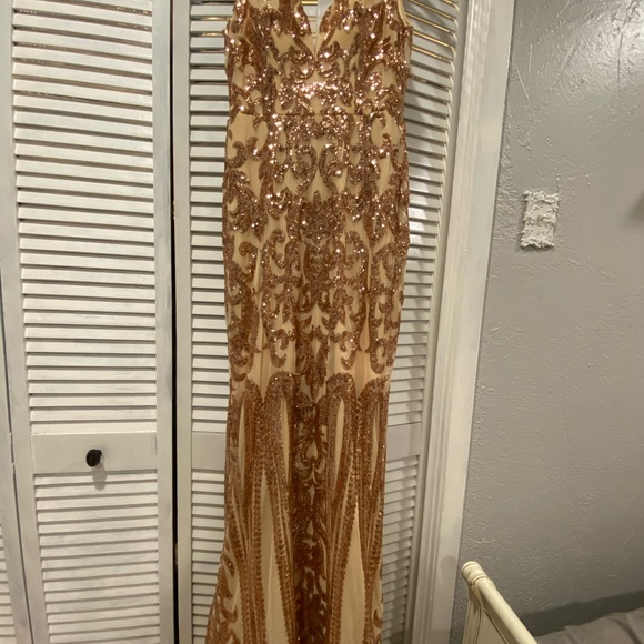 Prom dress from 2020 - Picture 2 of 5